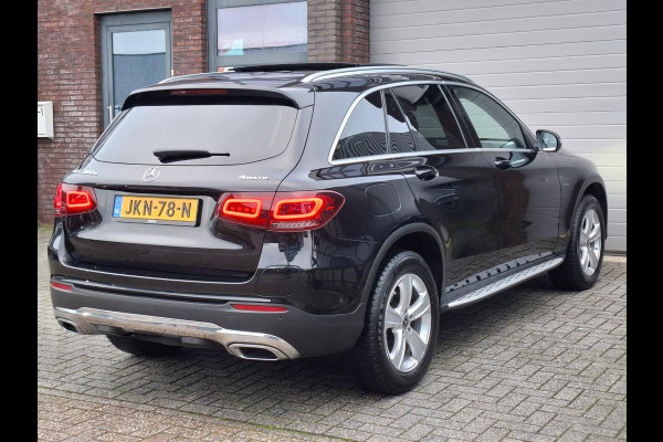 Mercedes-Benz GLC 300e 4MATIC Premium | Panoramdak | Trekhaak | Dealer Onderhouden