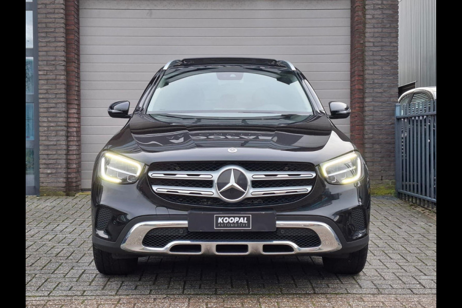 Mercedes-Benz GLC 300e 4MATIC Premium | Panoramdak | Trekhaak | Dealer Onderhouden