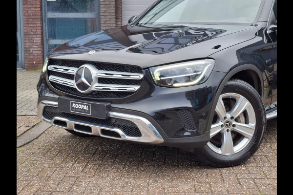 Mercedes-Benz GLC 300e 4MATIC Premium | Panoramdak | Trekhaak | Dealer Onderhouden