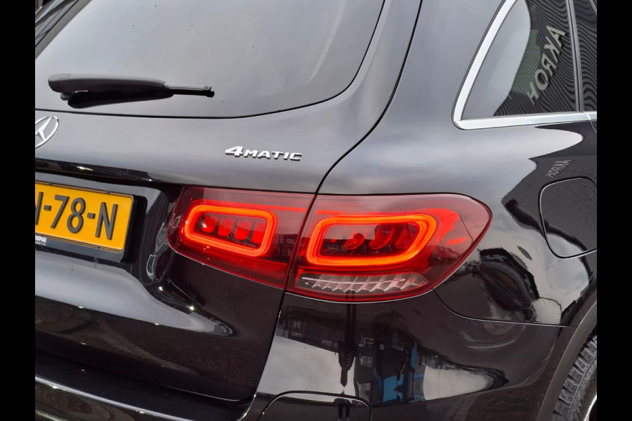 Mercedes-Benz GLC 300e 4MATIC Premium | Panoramdak | Trekhaak | Dealer Onderhouden