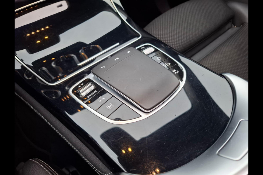 Mercedes-Benz GLC 300e 4MATIC Premium | Panoramdak | Trekhaak | Dealer Onderhouden