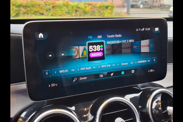 Mercedes-Benz GLC 300e 4MATIC Premium | Panoramdak | Trekhaak | Dealer Onderhouden