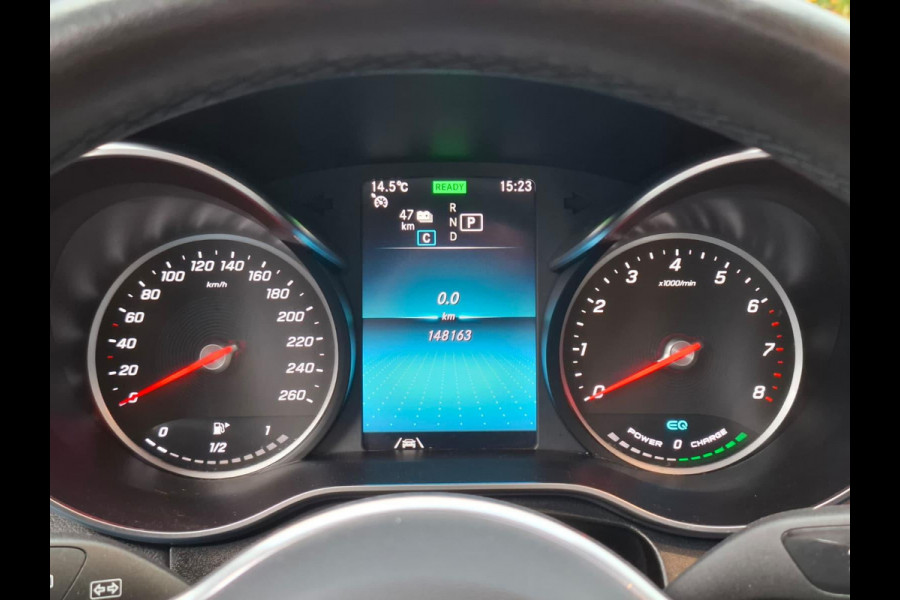 Mercedes-Benz GLC 300e 4MATIC Premium | Panoramdak | Trekhaak | Dealer Onderhouden