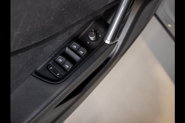 Audi Q2 1.4 TFSI CoD Sport Edition #1 /150pk / Trekhaak / Sfeerverlichting /