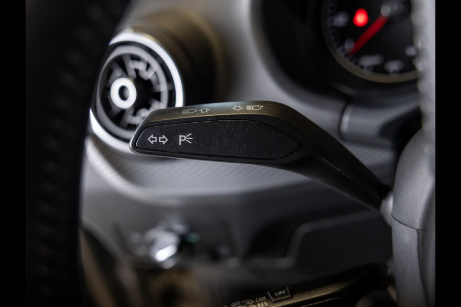 Audi Q2 1.4 TFSI CoD Sport Edition #1 /150pk / Trekhaak / Sfeerverlichting /