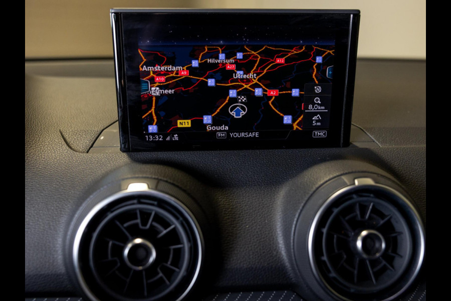 Audi Q2 1.4 TFSI CoD Sport Edition #1 /150pk / Trekhaak / Sfeerverlichting /