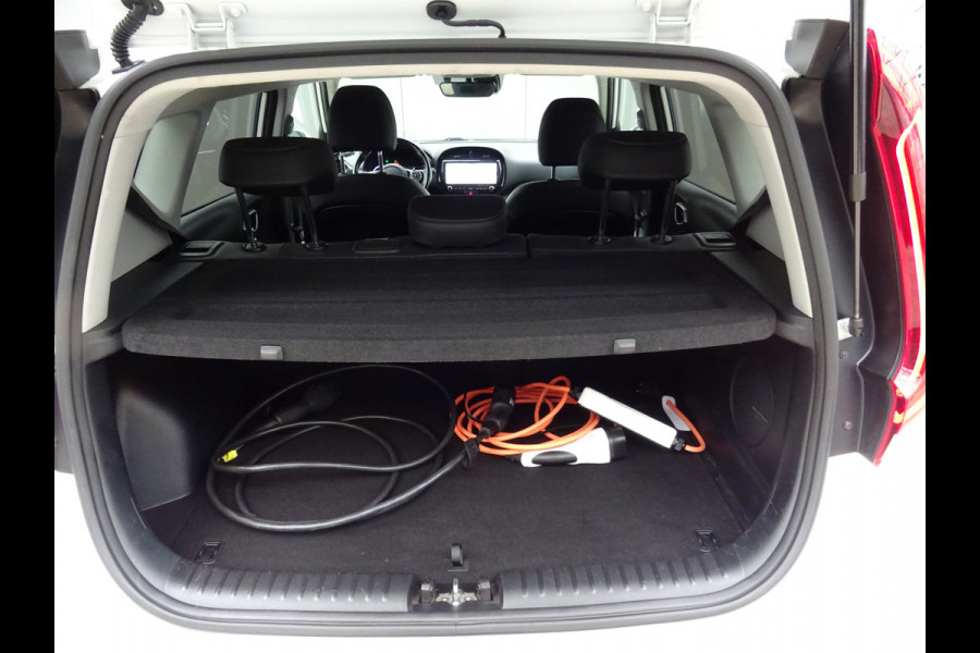 Kia e-Soul ExecutiveLine 64 kWh * TREKHAAK * LEER * DEALER ONDERH. !!