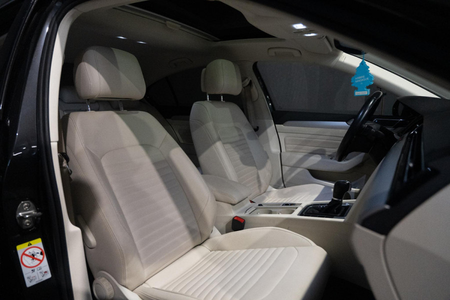 Volkswagen Passat 1.5 TSI Highline | Pano | Automaat | Trekhaak