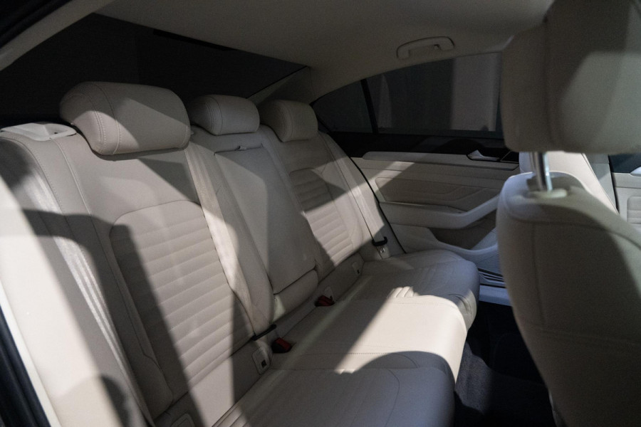 Volkswagen Passat 1.5 TSI Highline | Pano | Automaat | Trekhaak