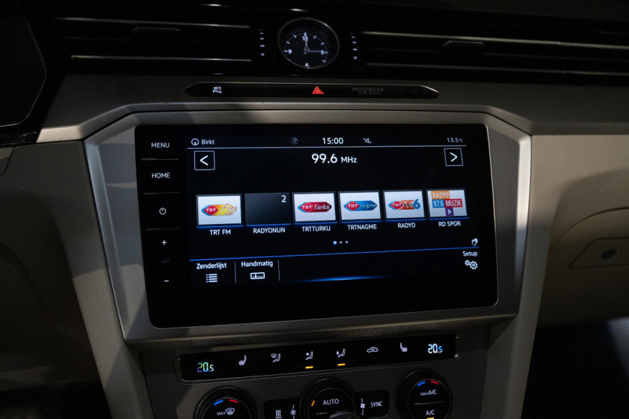 Volkswagen Passat 1.5 TSI Highline | Pano | Automaat | Trekhaak