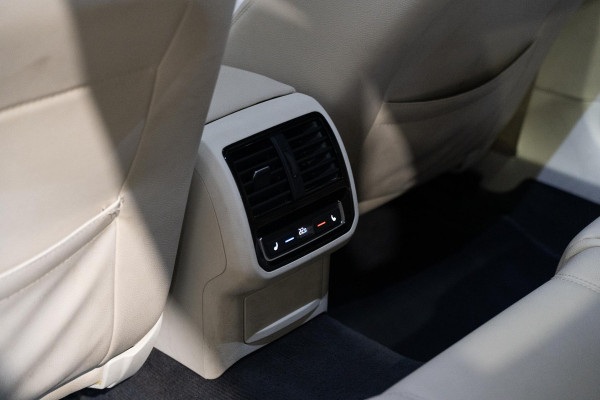 Volkswagen Passat 1.5 TSI Highline | Pano | Automaat | Trekhaak