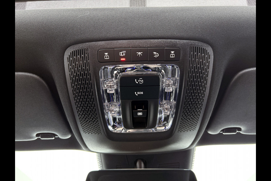 Mercedes-Benz GLA 180 Business Solution AMG | Trekhaak | MULTIBEAM LED | Nightpakket | Panoramaschuifdak | Smartphone Integratie | Keyless-Go comfortpakket | EASY PACK achterklep |