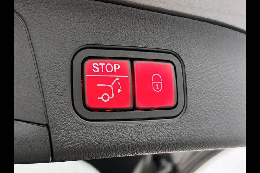 Mercedes-Benz GLA 180 Business Solution AMG | Trekhaak | MULTIBEAM LED | Nightpakket | Panoramaschuifdak | Smartphone Integratie | Keyless-Go comfortpakket | EASY PACK achterklep |