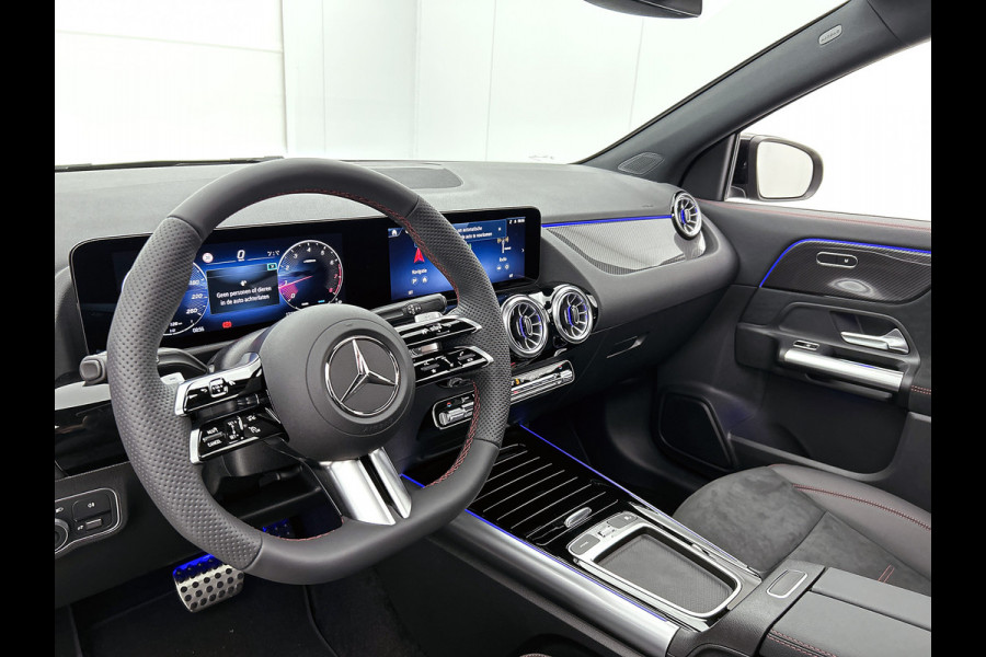 Mercedes-Benz GLA 180 Business Solution AMG | Trekhaak | MULTIBEAM LED | Nightpakket | Panoramaschuifdak | Smartphone Integratie | Keyless-Go comfortpakket | EASY PACK achterklep |