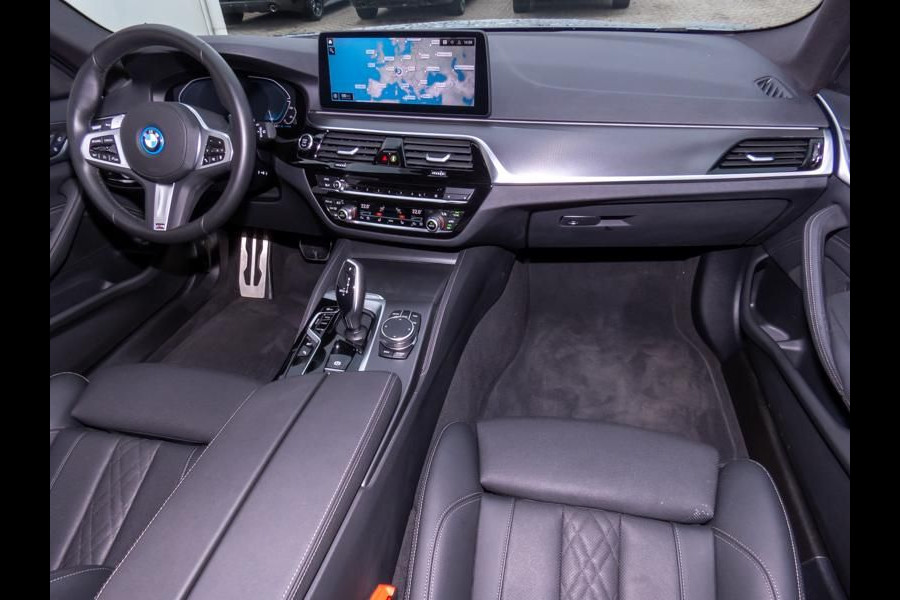 BMW 5 Serie Touring 530e xDrive M-SPORT ** LASER, LEDER, PANORAMA, TREKH, HuD, HiFi, 19-inch LMV ** € 42.750,= onder NP - Ex-BMW AG ** ** INFORMEER OOK NAAR ONZE AANTREKKELIJKE FINANCIAL-LEASE TARIEVEN **