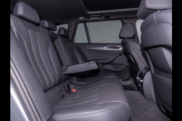 BMW 5 Serie Touring 530e xDrive M-SPORT ** LASER, LEDER, PANORAMA, TREKH, HuD, HiFi, 19-inch LMV ** € 42.750,= onder NP - Ex-BMW AG ** ** INFORMEER OOK NAAR ONZE AANTREKKELIJKE FINANCIAL-LEASE TARIEVEN **