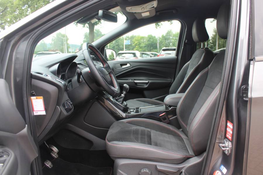 Ford Kuga 1.5 EcoBoost ST Line / Trekhaak / Camera / Leder&Alcantara / CarPlay / Keyless / B&O / 18'' / Navigatie / Dodehoek / DAB / Stoel+Stuurverwarming / Cruise Control