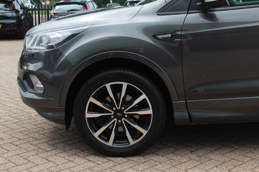 Ford Kuga 1.5 EcoBoost ST Line / Trekhaak / Camera / Leder&Alcantara / CarPlay / Keyless / B&O / 18'' / Navigatie / Dodehoek / DAB / Stoel+Stuurverwarming / Cruise Control