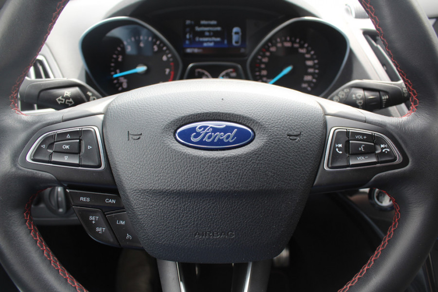 Ford Kuga 1.5 EcoBoost ST Line / Trekhaak / Camera / Leder&Alcantara / CarPlay / Keyless / B&O / 18'' / Navigatie / Dodehoek / DAB / Stoel+Stuurverwarming / Cruise Control