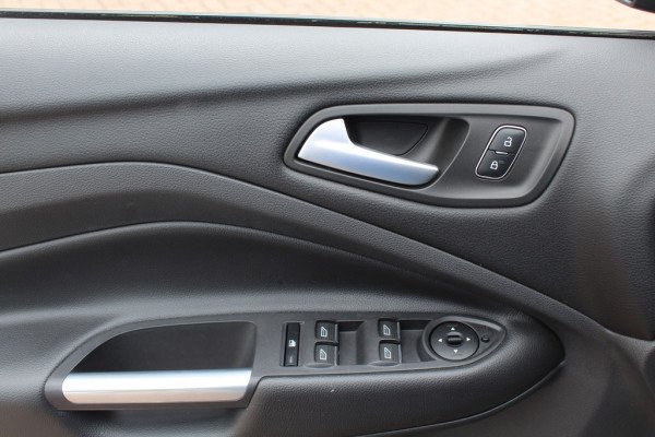 Ford Kuga 1.5 EcoBoost ST Line / Trekhaak / Camera / Leder&Alcantara / CarPlay / Keyless / B&O / 18'' / Navigatie / Dodehoek / DAB / Stoel+Stuurverwarming / Cruise Control