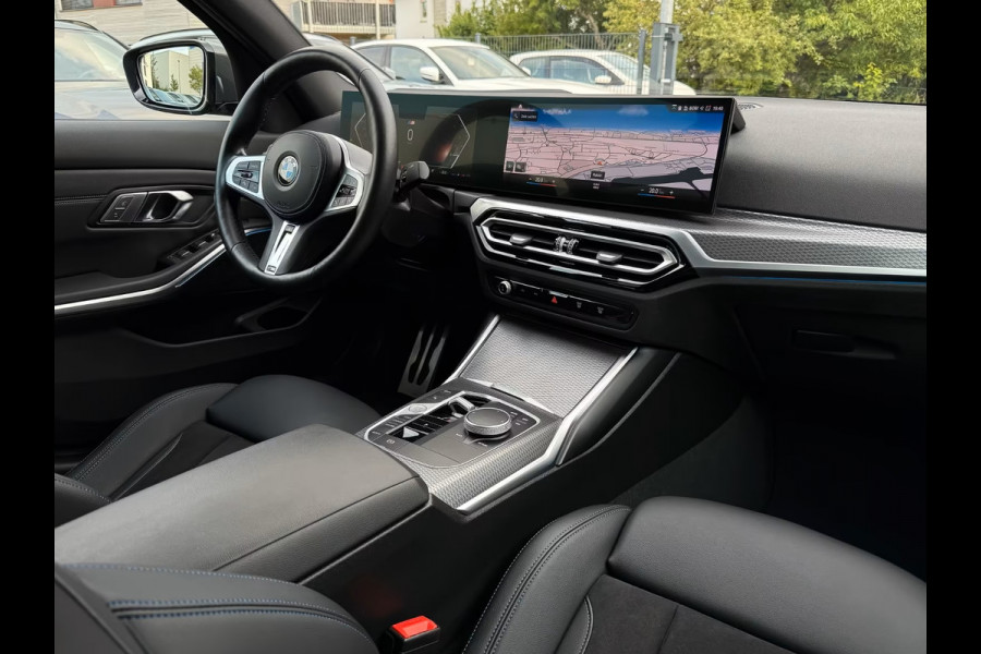 BMW 3-serie 320d xDrive M-SPORT ** LED, NAVI+, HALF-LEDER, HuD, ACC, 19-inch LMV, DRAVIT GRAU ** 1e EIG - UNFALLFREI - BMW GAR ** ** INFORMEER OOK NAAR ONZE AANTREKKELIJKE FINANCIAL-LEASE TARIEVEN **