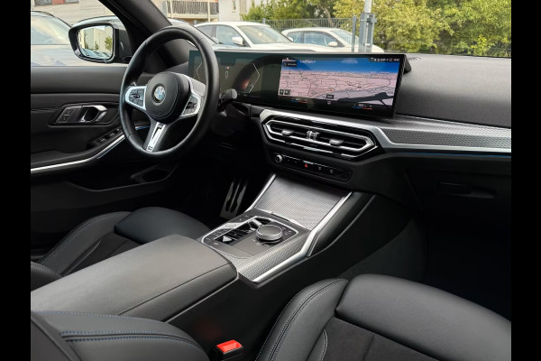BMW 3-serie 320d xDrive M-SPORT ** LED, NAVI+, HALF-LEDER, HuD, ACC, 19-inch LMV, DRAVIT GRAU ** 1e EIG - UNFALLFREI - BMW GAR ** ** INFORMEER OOK NAAR ONZE AANTREKKELIJKE FINANCIAL-LEASE TARIEVEN **