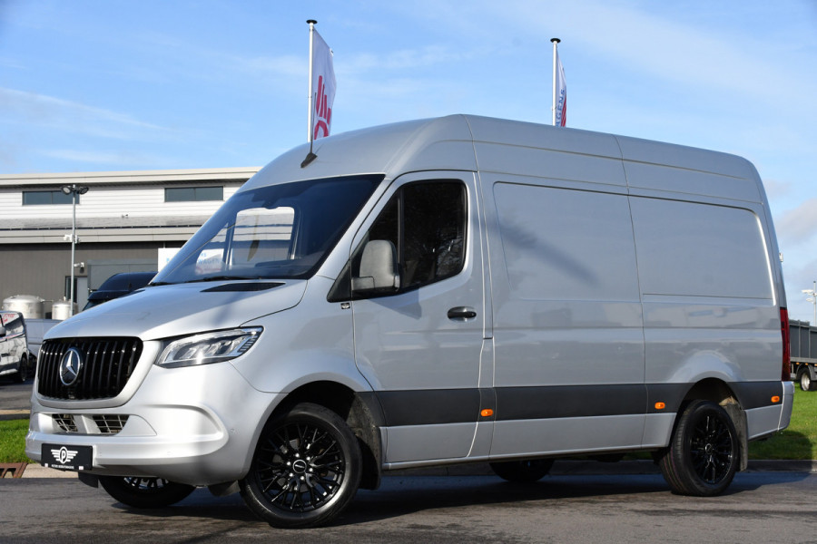 Mercedes-Benz Sprinter 319 V6 3.0 CDI L2H2 AMG Edition 360 Camera, Cruise, Carplay, 10,5'' Mbux, LED, Stoelverwarming, Standkachel, Automaat, Trekhaak, Uniek!