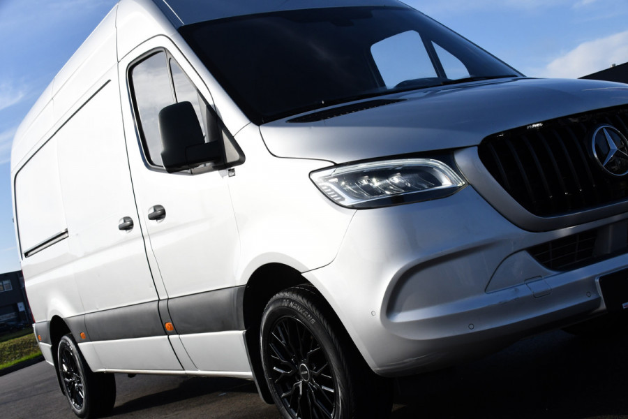 Mercedes-Benz Sprinter 319 V6 3.0 CDI L2H2 AMG Edition 360 Camera, Cruise, Carplay, 10,5'' Mbux, LED, Stoelverwarming, Standkachel, Automaat, Trekhaak, Uniek!