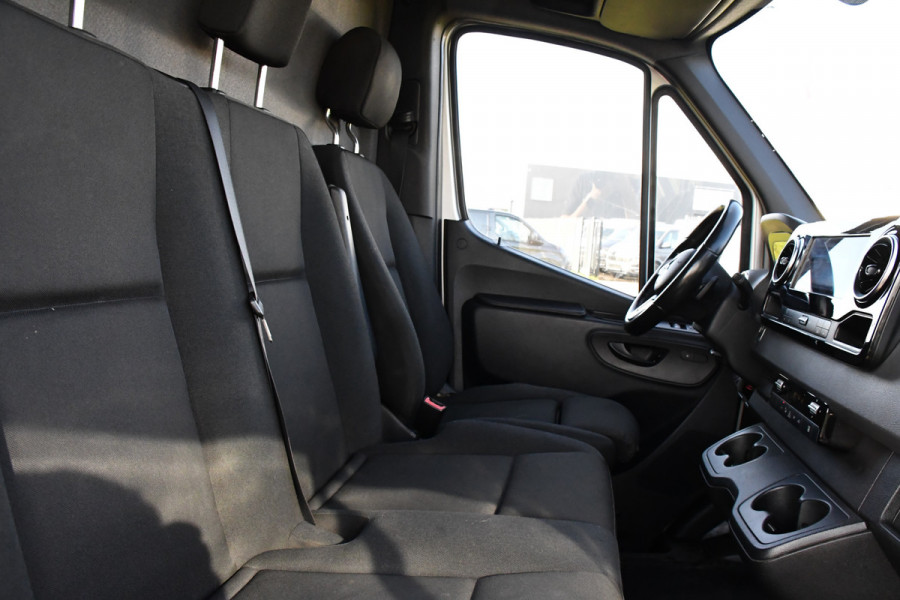 Mercedes-Benz Sprinter 319 V6 3.0 CDI L2H2 AMG Edition 360 Camera, Cruise, Carplay, 10,5'' Mbux, LED, Stoelverwarming, Standkachel, Automaat, Trekhaak, Uniek!