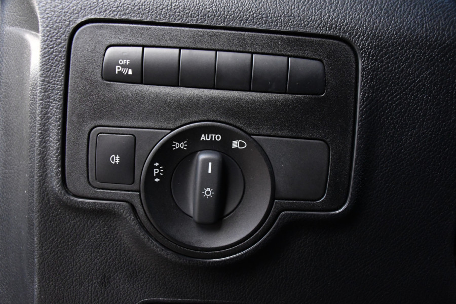 Mercedes-Benz Vito 119 CDI L2 AMG Edition Adaptieve Cruise, Camera, Carplay, LED, Stoelverwarming, Leder, Trekhaak, Multimedia, Uniek!