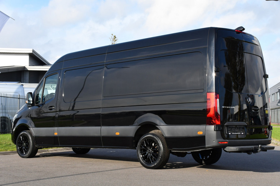 Mercedes-Benz Sprinter 317 1.9 CDI L3H2 RWD Black Edition Adaptieve Cruise, Camera, Carplay, 10,5'' Mbux, LED, Leder, Stoelverwarming, Dodehoek, NAVI, Uniek!