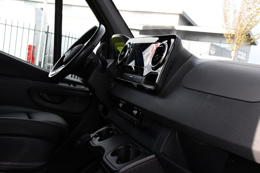 Mercedes-Benz Sprinter 317 1.9 CDI L3H2 RWD Black Edition Adaptieve Cruise, Camera, Carplay, 10,5'' Mbux, LED, Leder, Stoelverwarming, Dodehoek, NAVI, Uniek!