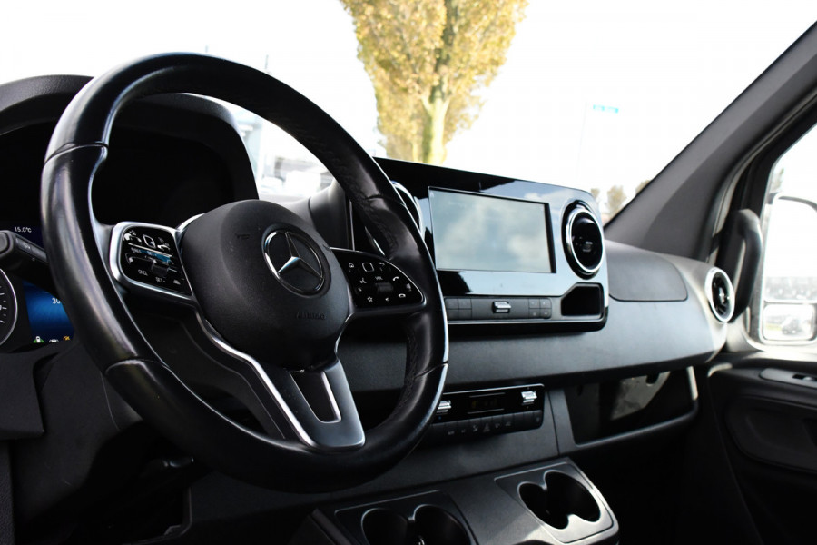 Mercedes-Benz Sprinter 317 1.9 CDI L3H2 RWD Black Edition Adaptieve Cruise, Camera, Carplay, 10,5'' Mbux, LED, Leder, Stoelverwarming, Dodehoek, NAVI, Uniek!