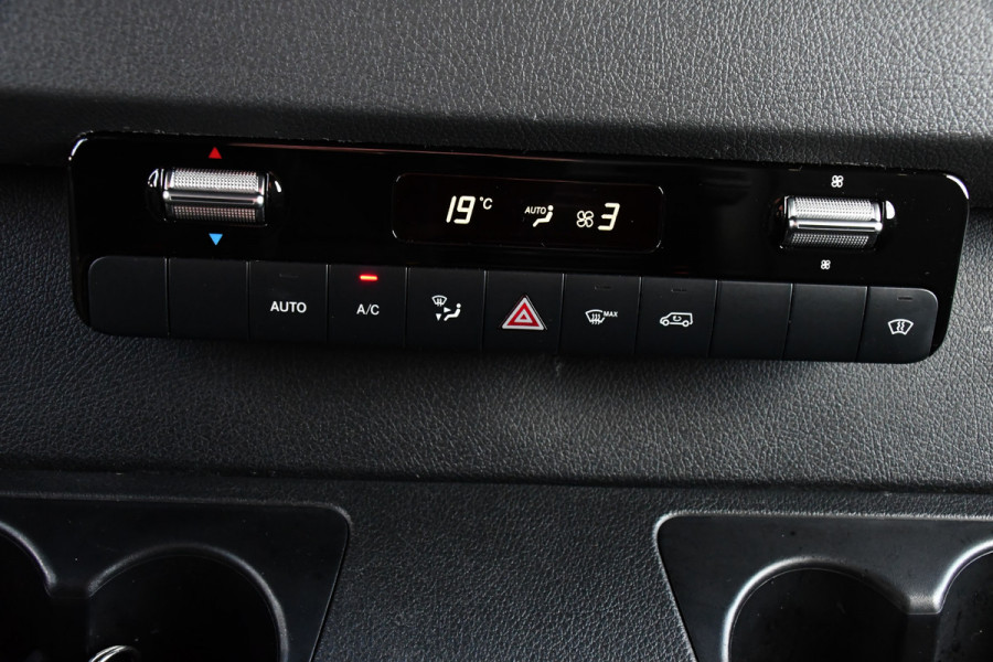 Mercedes-Benz Sprinter 317 1.9 CDI L3H2 RWD Black Edition Adaptieve Cruise, Camera, Carplay, 10,5'' Mbux, LED, Leder, Stoelverwarming, Dodehoek, NAVI, Uniek!