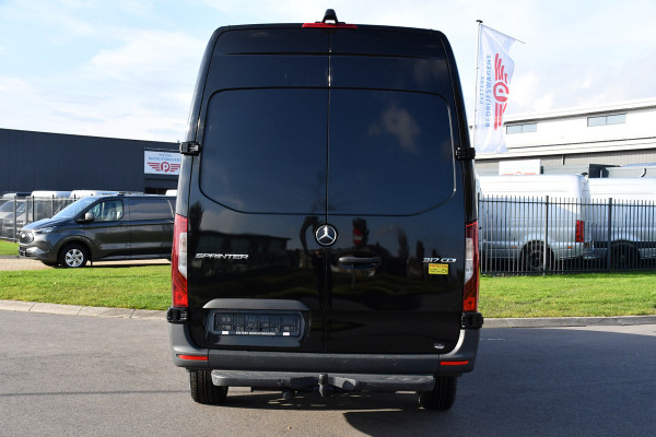 Mercedes-Benz Sprinter 317 1.9 CDI L3H2 RWD Black Edition Adaptieve Cruise, Camera, Carplay, 10,5'' Mbux, LED, Leder, Stoelverwarming, Dodehoek, NAVI, Uniek!