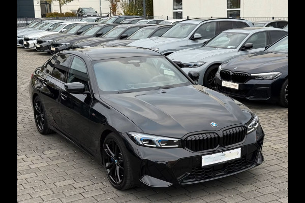 BMW 3-serie 320d xDrive M-SPORT ** LASER, NAVI+, HALF-LEDER, HuD, ACC, 19-inch LMV, H&K SOUND ** 1e EIG - UNFALLFREI - BMW GAR ** ** INFORMEER OOK NAAR ONZE AANTREKKELIJKE FINANCIAL-LEASE TARIEVEN **