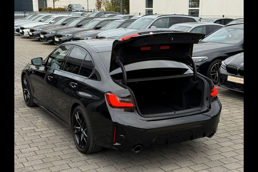 BMW 3-serie 320d xDrive M-SPORT ** LASER, NAVI+, HALF-LEDER, HuD, ACC, 19-inch LMV, H&K SOUND ** 1e EIG - UNFALLFREI - BMW GAR ** ** INFORMEER OOK NAAR ONZE AANTREKKELIJKE FINANCIAL-LEASE TARIEVEN **