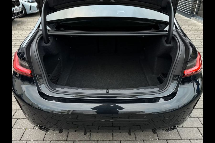 BMW 3-serie 320d xDrive M-SPORT ** LASER, NAVI+, HALF-LEDER, HuD, ACC, 19-inch LMV, H&K SOUND ** 1e EIG - UNFALLFREI - BMW GAR ** ** INFORMEER OOK NAAR ONZE AANTREKKELIJKE FINANCIAL-LEASE TARIEVEN **