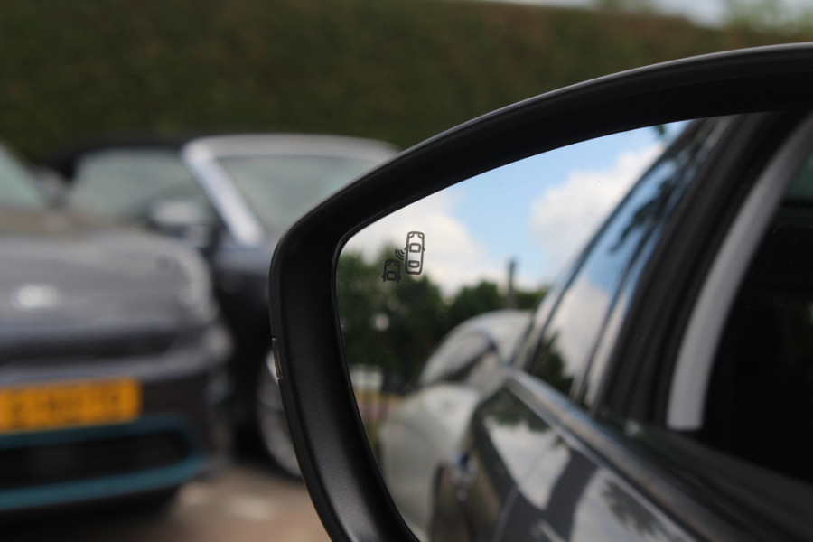 Peugeot 308 SW 1.6 BlueHDI Blue Lease Executive / Panoramadak / Navigatie / Parkeerhulp V+A / 16'' / DAB / Cruise Control