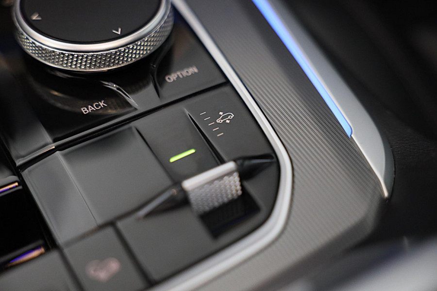 BMW X5 XDrive45e M Sportpakket / Acc / Head Up / HK / Lane Assist / Dode Hoek / Leder / Open Pano / Luchtvering / Laser / 22