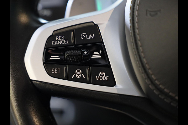 BMW X5 XDrive45e M Sportpakket / Acc / Head Up / HK / Lane Assist / Dode Hoek / Leder / Open Pano / Luchtvering / Laser / 22