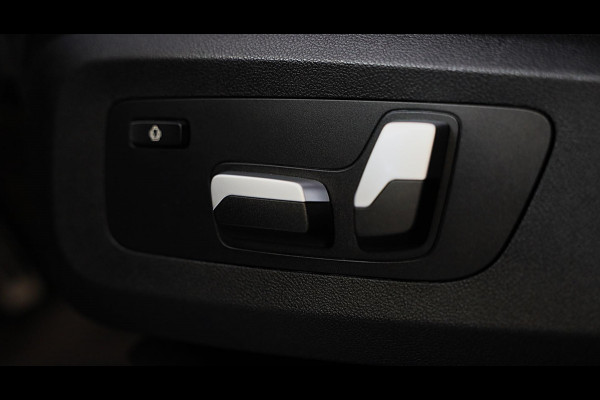 BMW X5 XDrive45e M Sportpakket / Acc / Head Up / HK / Lane Assist / Dode Hoek / Leder / Open Pano / Luchtvering / Laser / 22