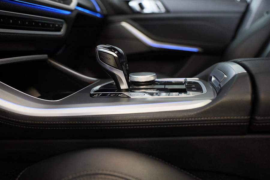 BMW X5 XDrive45e M Sportpakket / Acc / Head Up / HK / Lane Assist / Dode Hoek / Leder / Open Pano / Luchtvering / Laser / 22