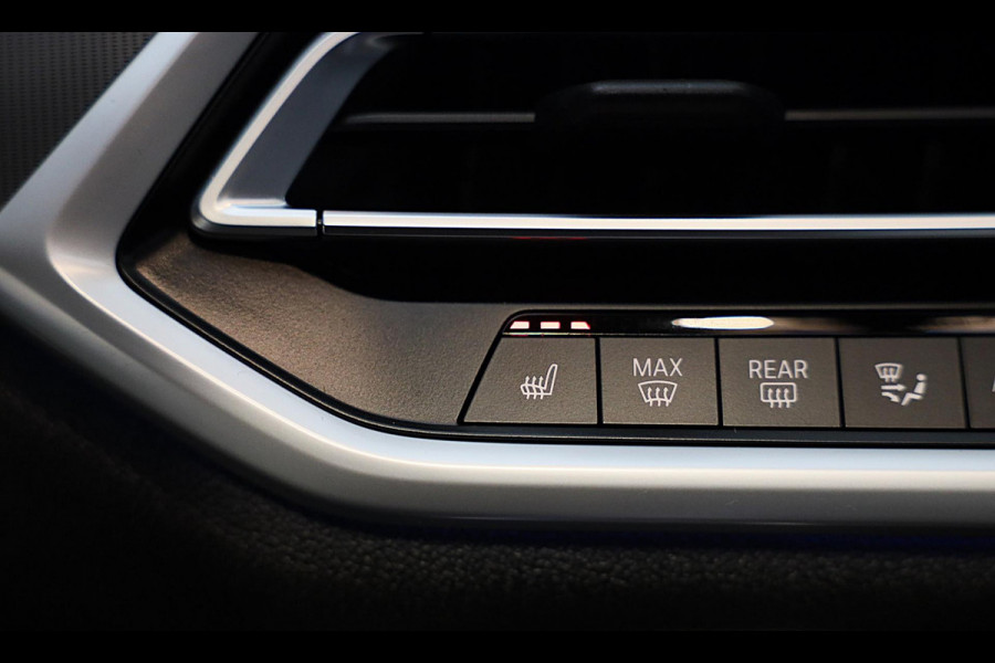 BMW X5 XDrive45e M Sportpakket / Acc / Head Up / HK / Lane Assist / Dode Hoek / Leder / Open Pano / Luchtvering / Laser / 22