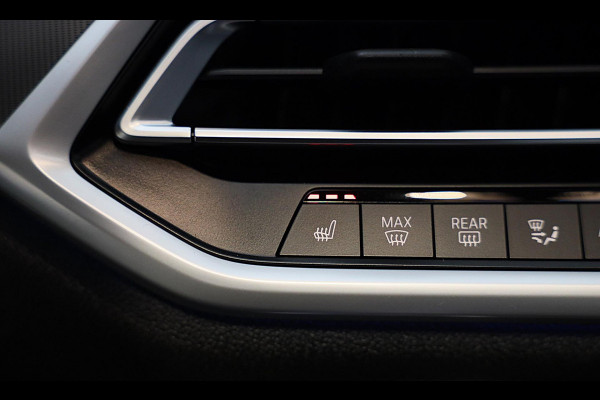 BMW X5 XDrive45e M Sportpakket / Acc / Head Up / HK / Lane Assist / Dode Hoek / Leder / Open Pano / Luchtvering / Laser / 22