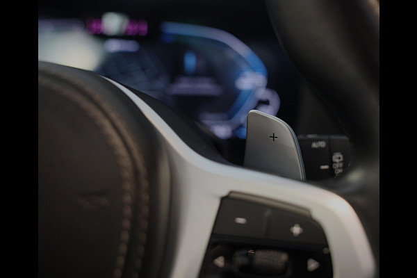 BMW X5 XDrive45e M Sportpakket / Acc / Head Up / HK / Lane Assist / Dode Hoek / Leder / Open Pano / Luchtvering / Laser / 22