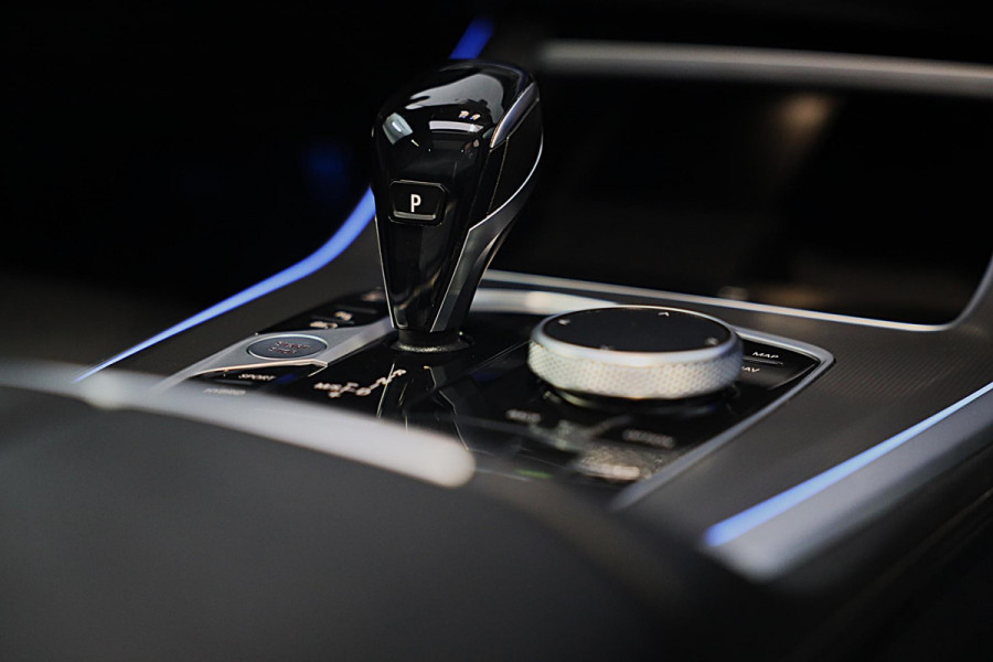 BMW X5 XDrive45e M Sportpakket / Acc / Head Up / HK / Lane Assist / Dode Hoek / Leder / Open Pano / Luchtvering / Laser / 22