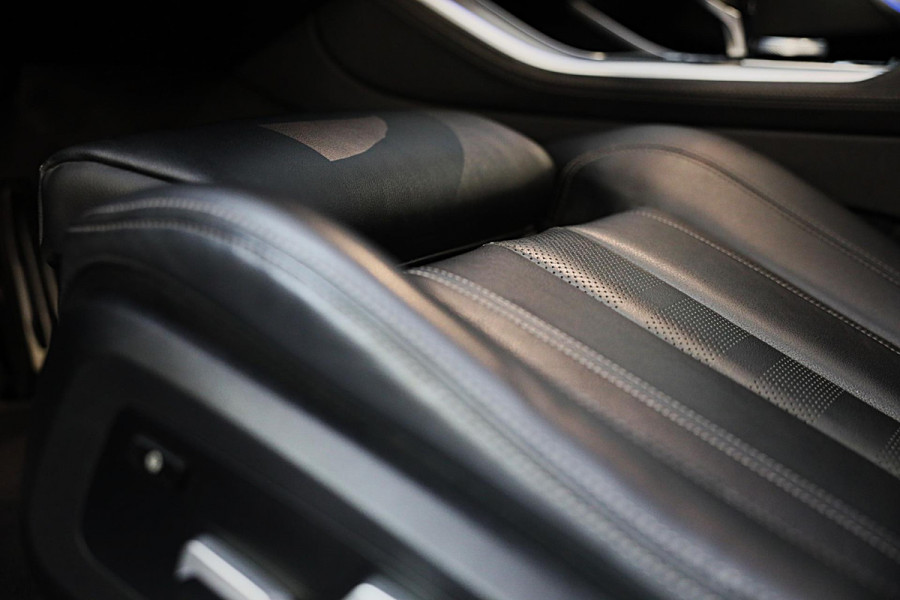 BMW X5 XDrive45e M Sportpakket / Acc / Head Up / HK / Lane Assist / Dode Hoek / Leder / Open Pano / Luchtvering / Laser / 22