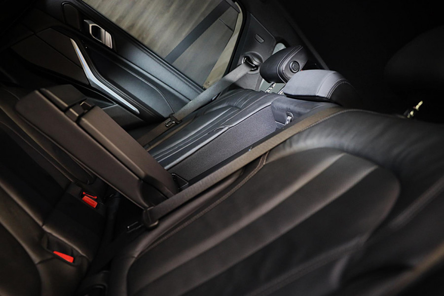 BMW X5 XDrive45e M Sportpakket / Acc / Head Up / HK / Lane Assist / Dode Hoek / Leder / Open Pano / Luchtvering / Laser / 22
