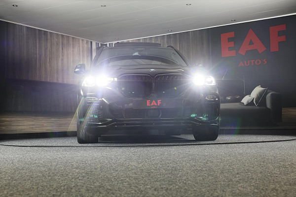 BMW X5 XDrive45e M Sportpakket / Acc / Head Up / HK / Lane Assist / Dode Hoek / Leder / Open Pano / Luchtvering / Laser / 22